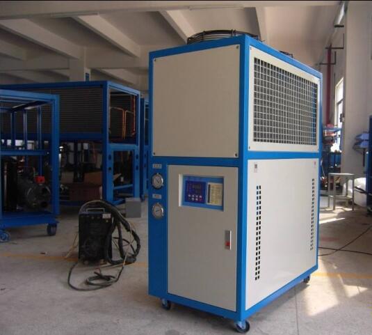 冷水機制冷管除污方法