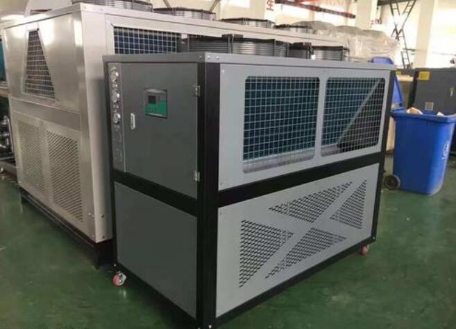 螺桿式冷水機組冷凝器的清洗